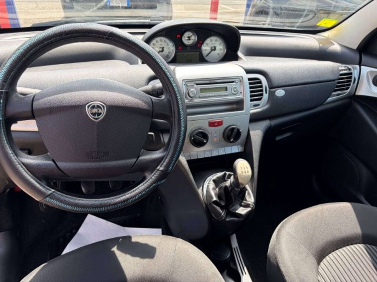 Lancia Ypsilon 1.4 Argento Ecochic GPL (7)
