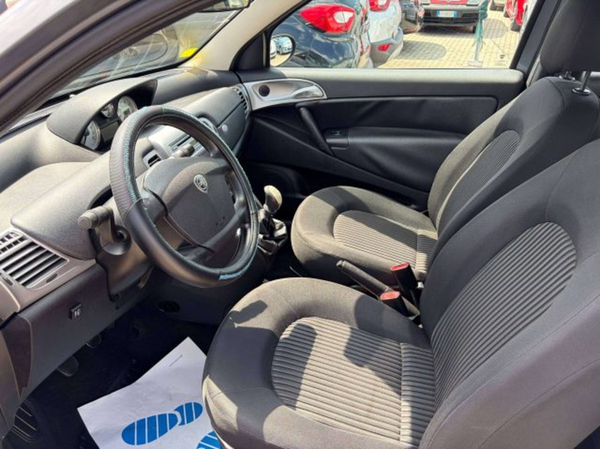 Lancia Ypsilon 1.4 Argento Ecochic GPL (8)