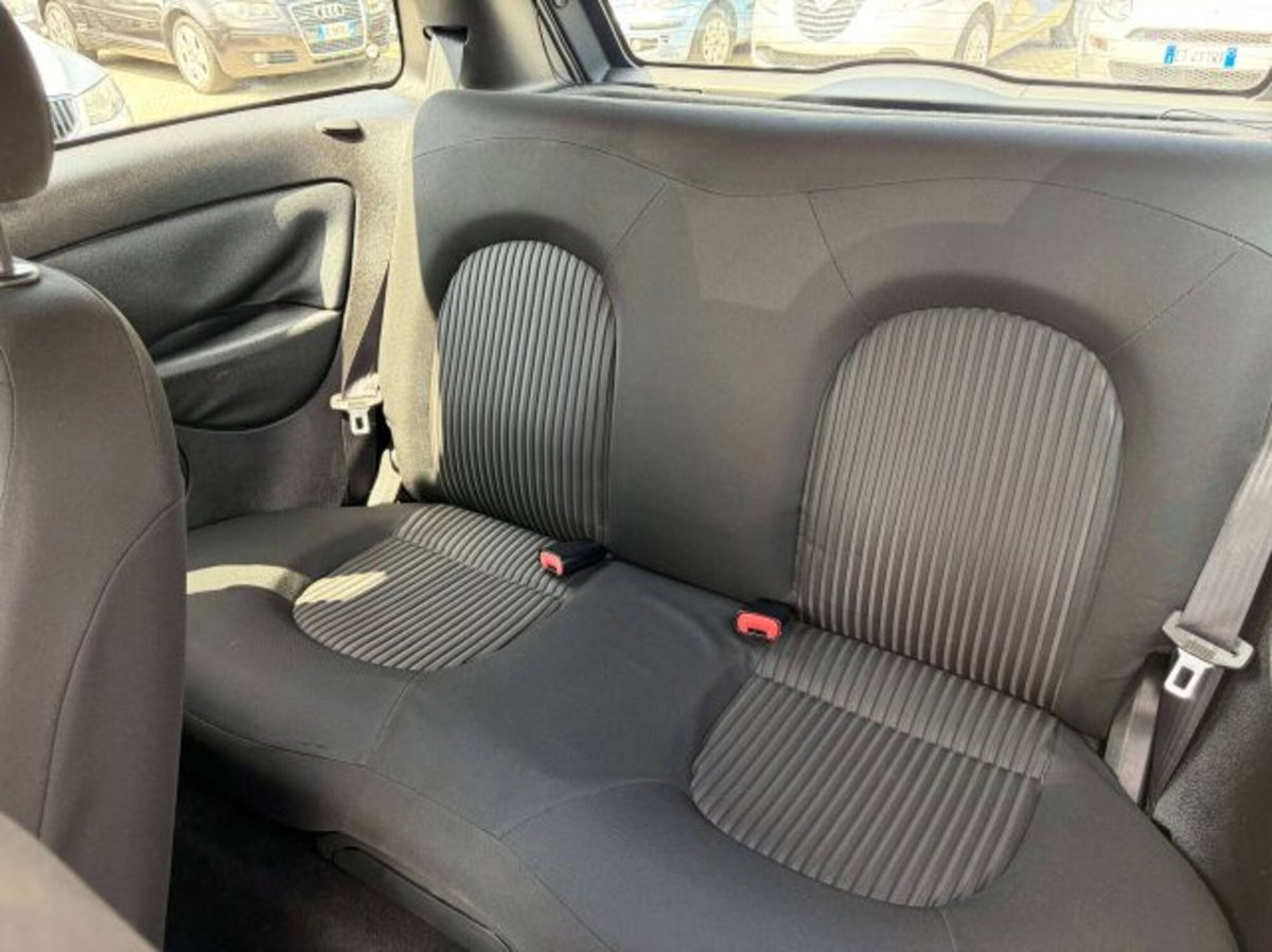 Lancia Ypsilon 1.4 Argento Ecochic GPL (9)