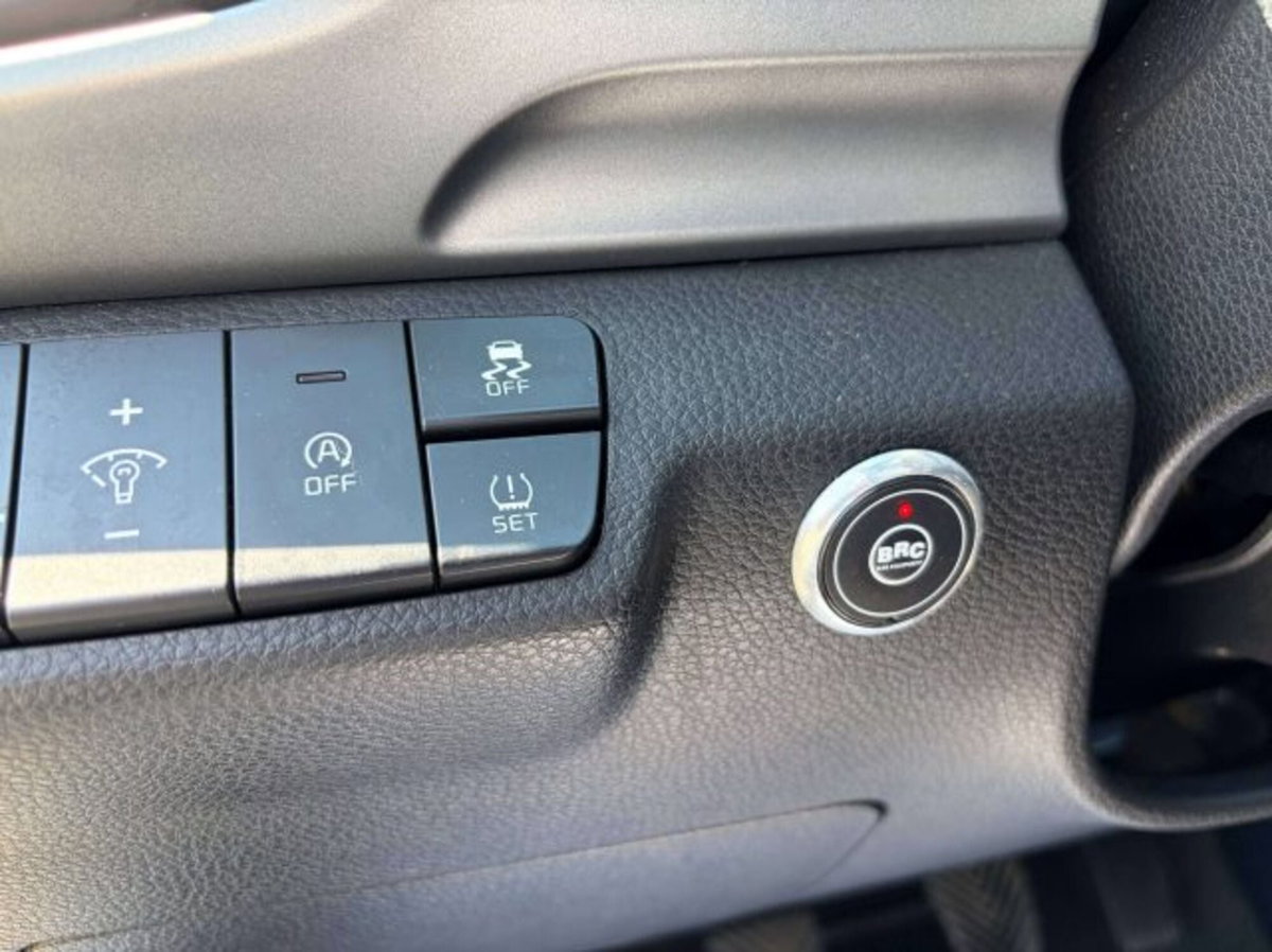Kia Stonic 1.2 mpi Style gpl 82cv (10)