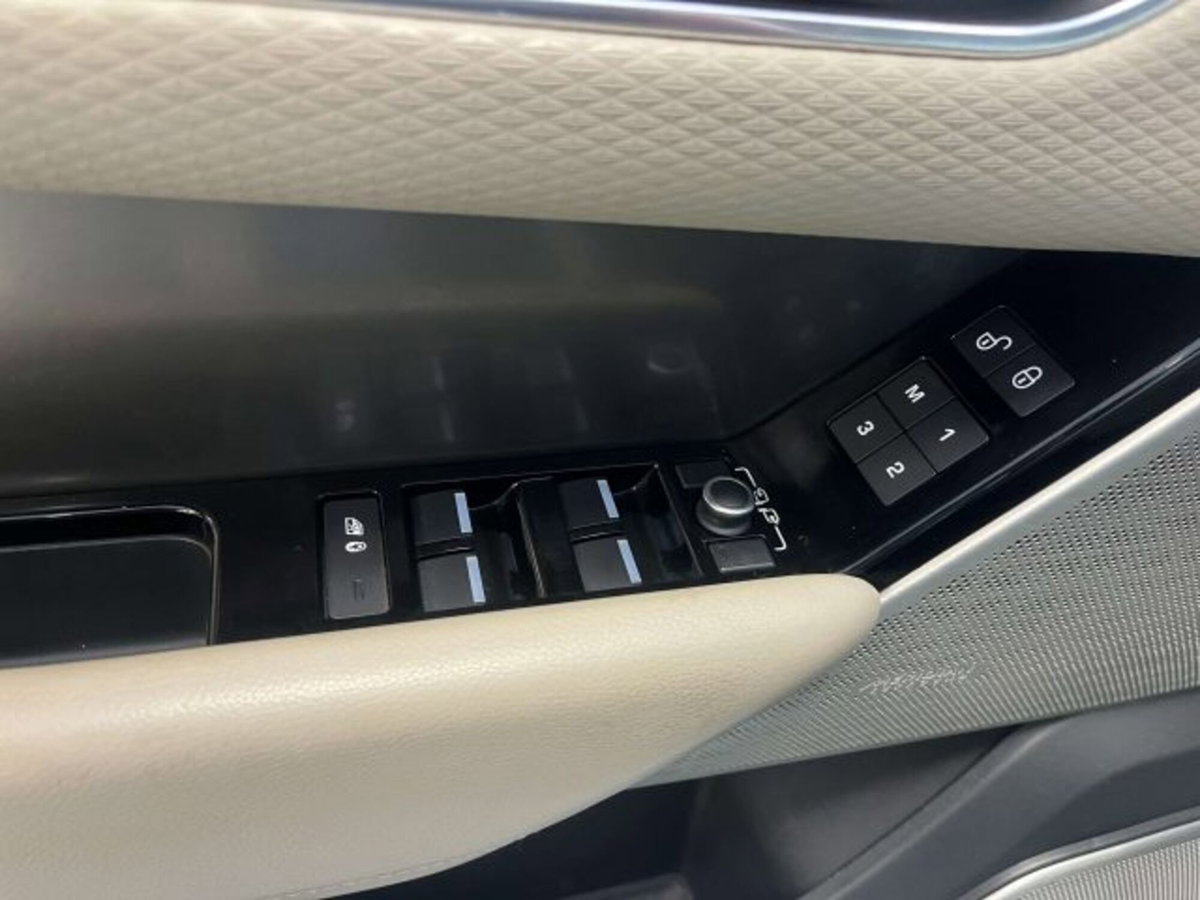 Land Rover Range Rover Velar 2.0D I4 240 CV HSE (12)