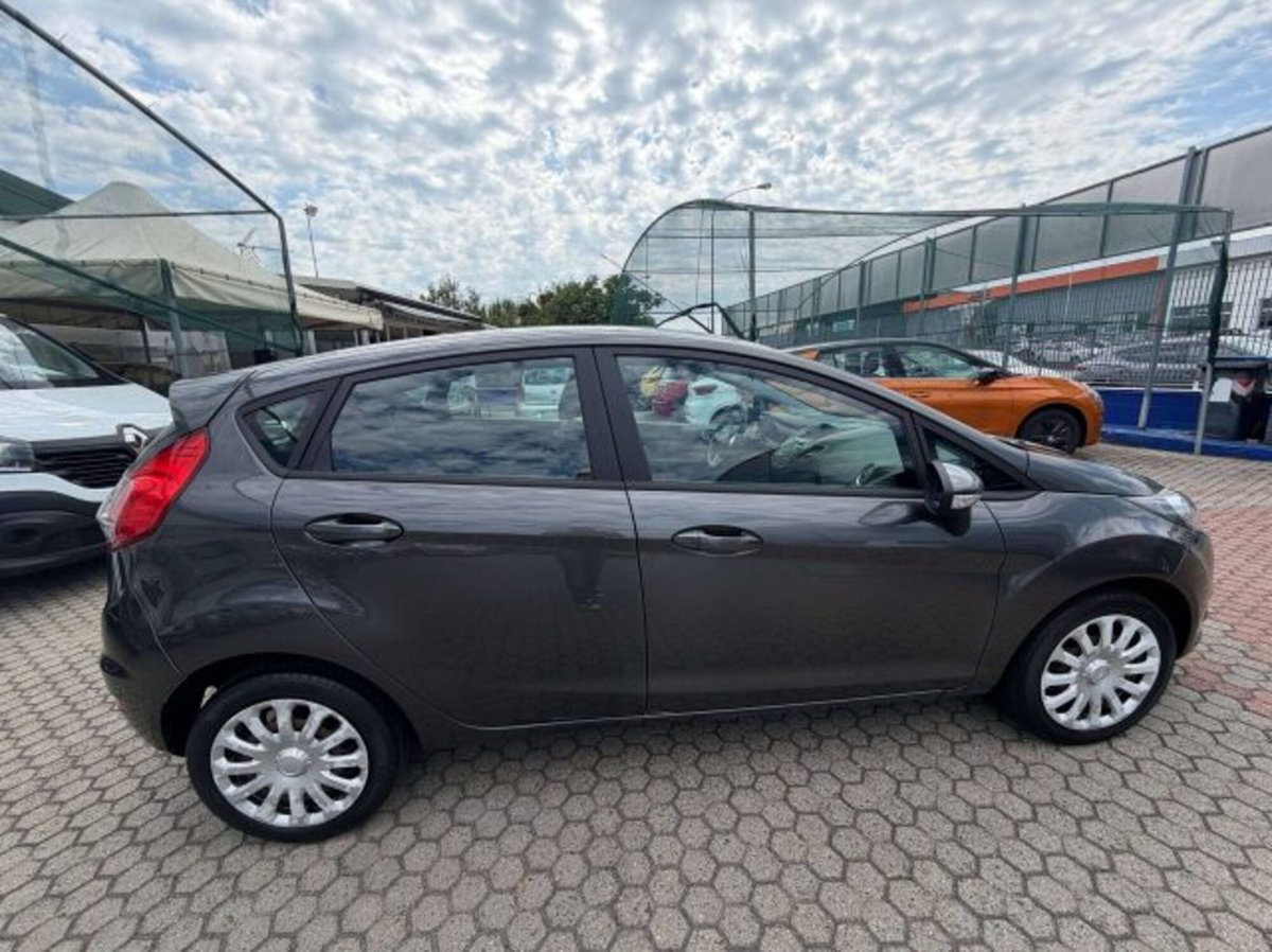 Ford Fiesta Plus 1.4 5 porte Bz.- GPL (2)