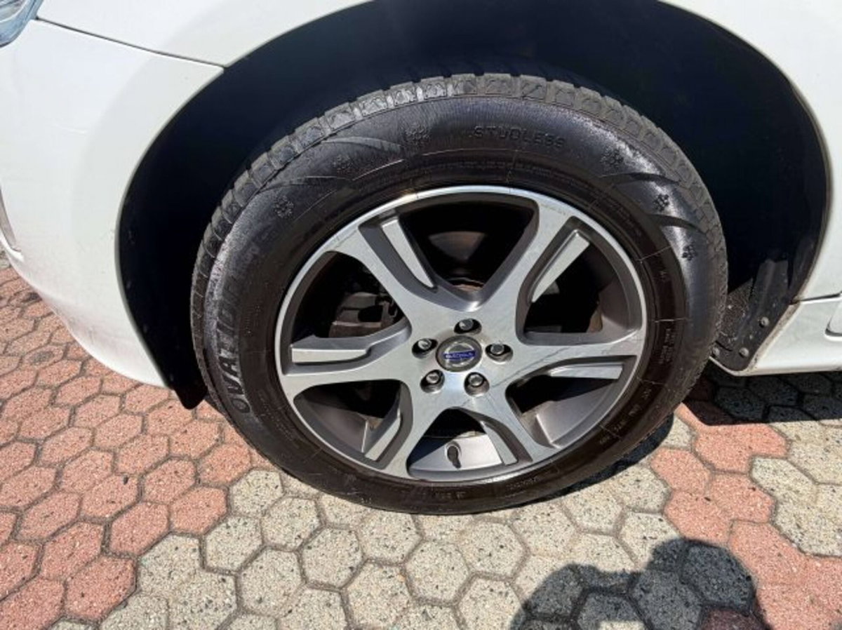 Volvo XC60 D4 Momentum (13)