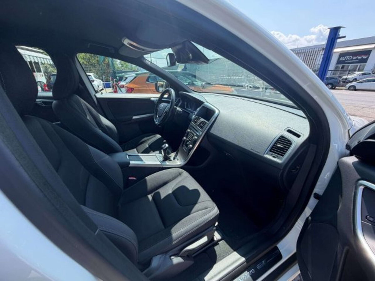 Volvo XC60 D4 Momentum (4)