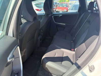 Volvo XC60 D4 Momentum (8)