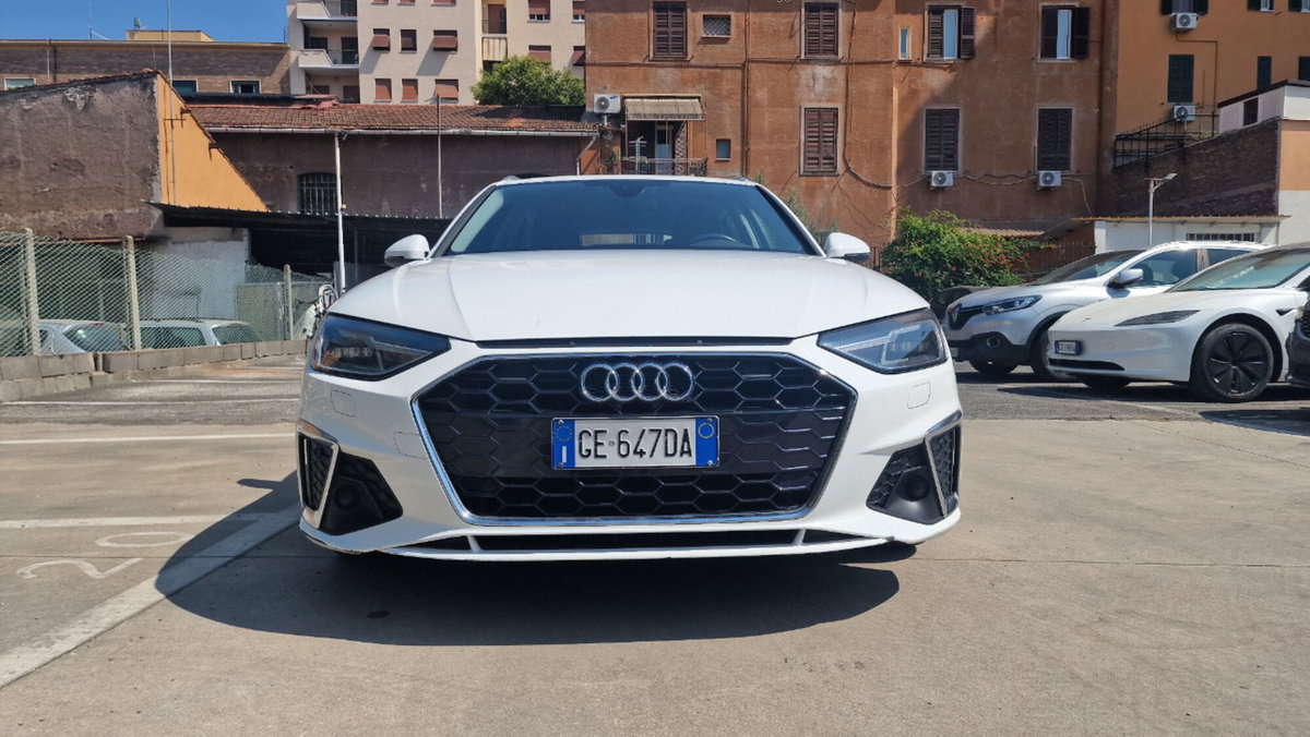 Audi A4 Avant 30 2.0 tdi mhev S Line edition 136cv s-tronic