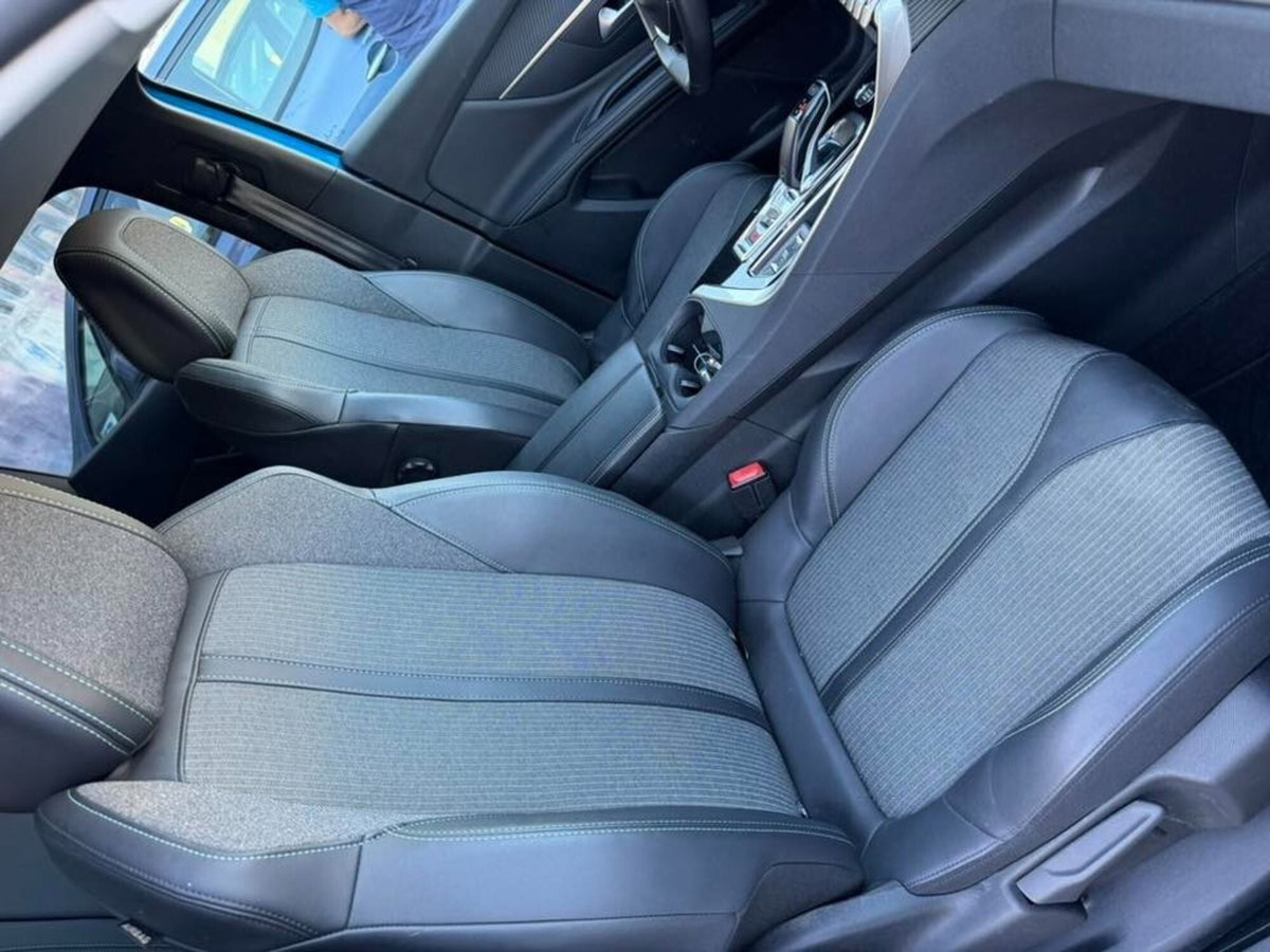 Peugeot 3008 BlueHDi 130 S&S EAT8 Allure Pack (13)