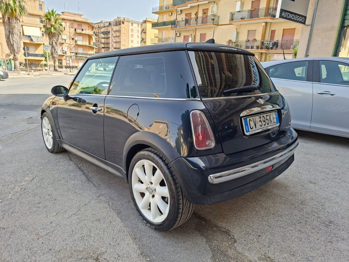 MINI Mini 1.4 tdi One D (5)