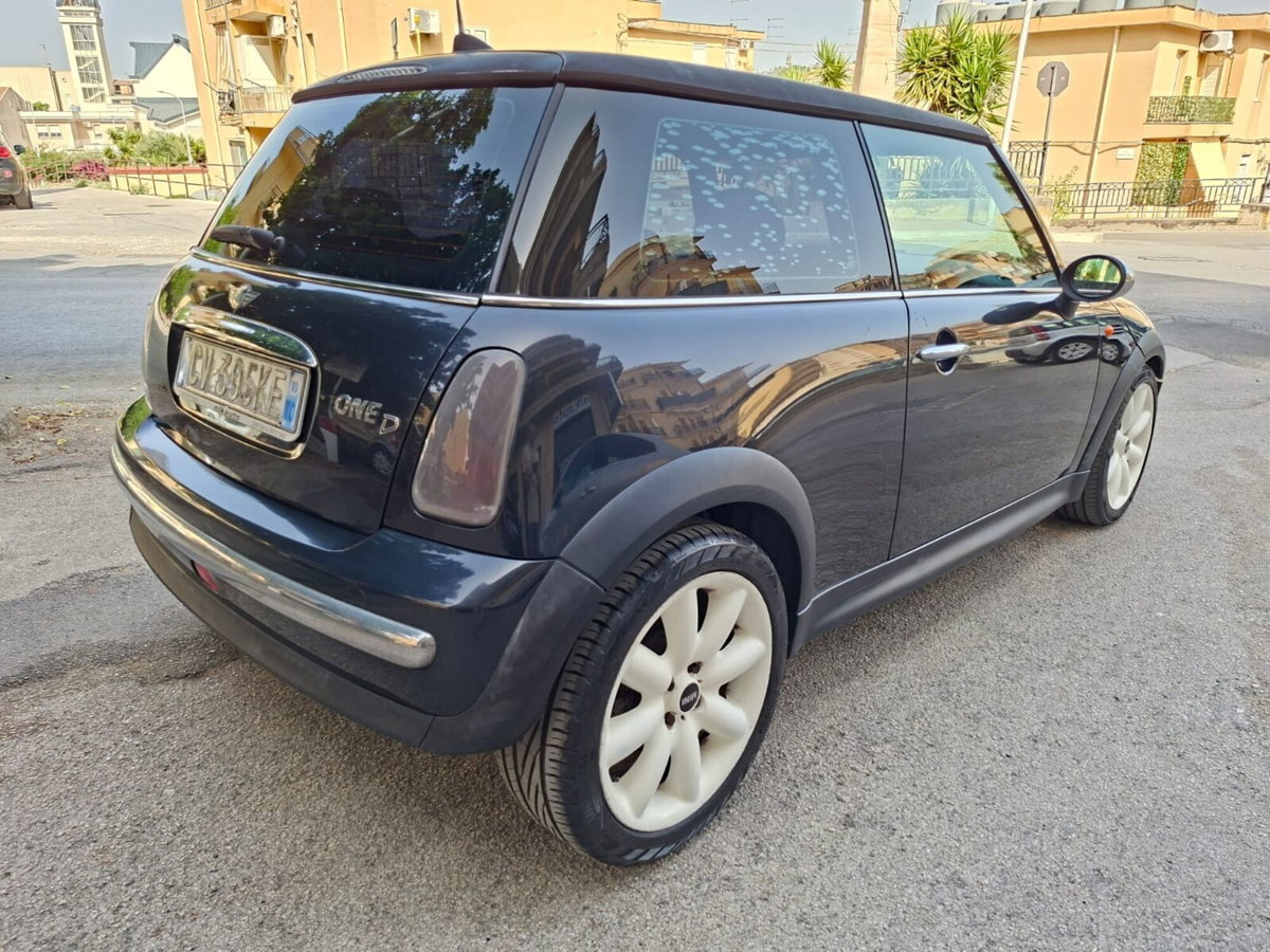 MINI Mini 1.4 tdi One D (7)