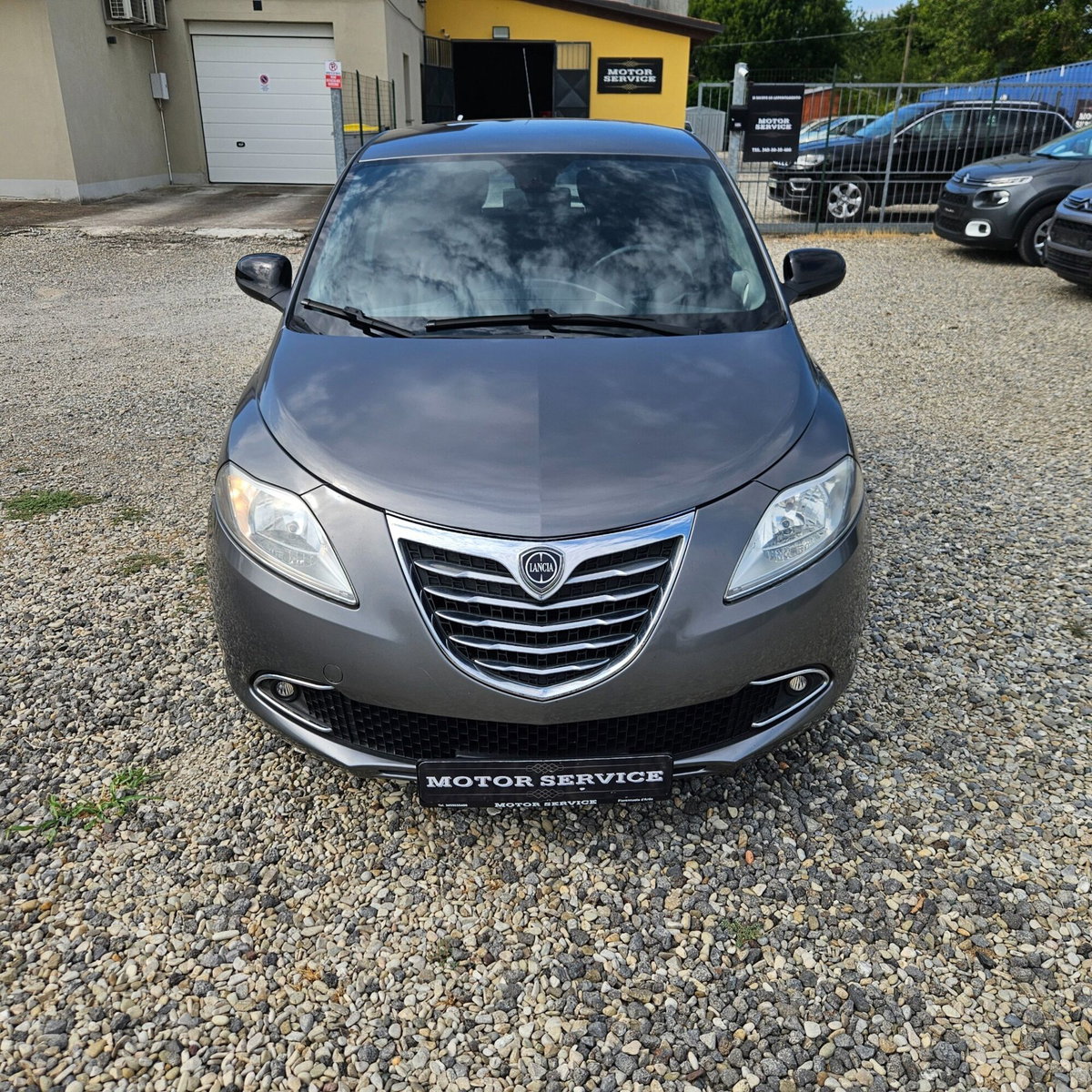 Lancia Ypsilon 1.2 69 CV 5 porte Gold (5)