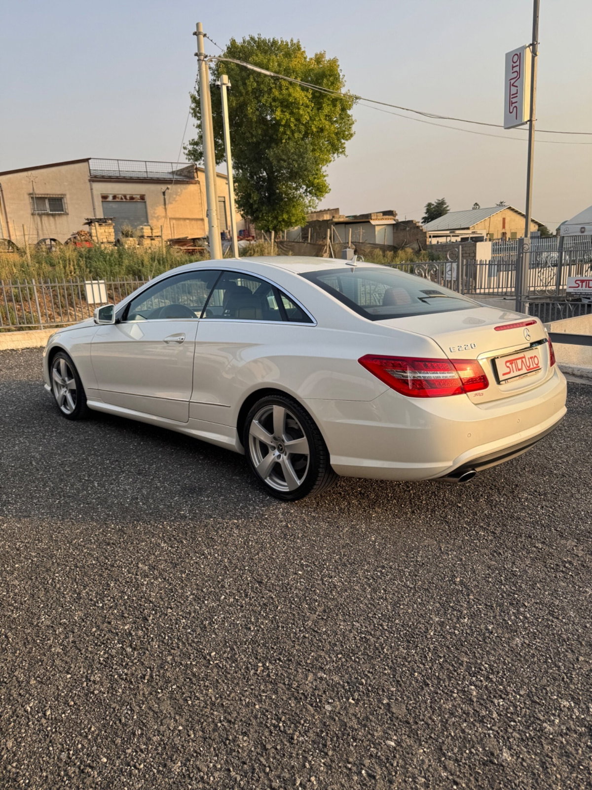 Mercedes-Benz Classe E Coupé 220 CDI Coupé BlueEFFICIENCY (2)