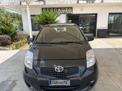 Toyota Yaris 1.D-4D 5 porte (2)