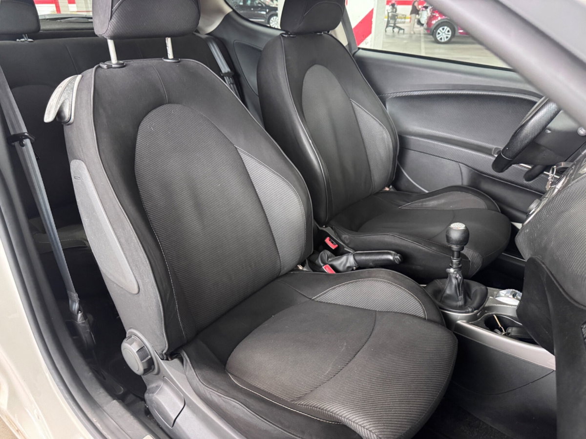 Alfa Romeo MiTo 1.4 78 CV Distinctive (10)