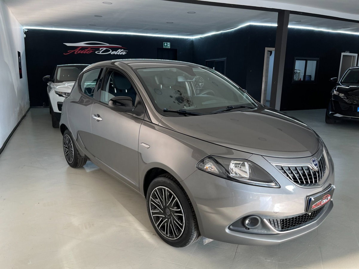 Lancia Ypsilon 1.0 FireFly 5 porte S&S Hybrid Alberta Ferretti