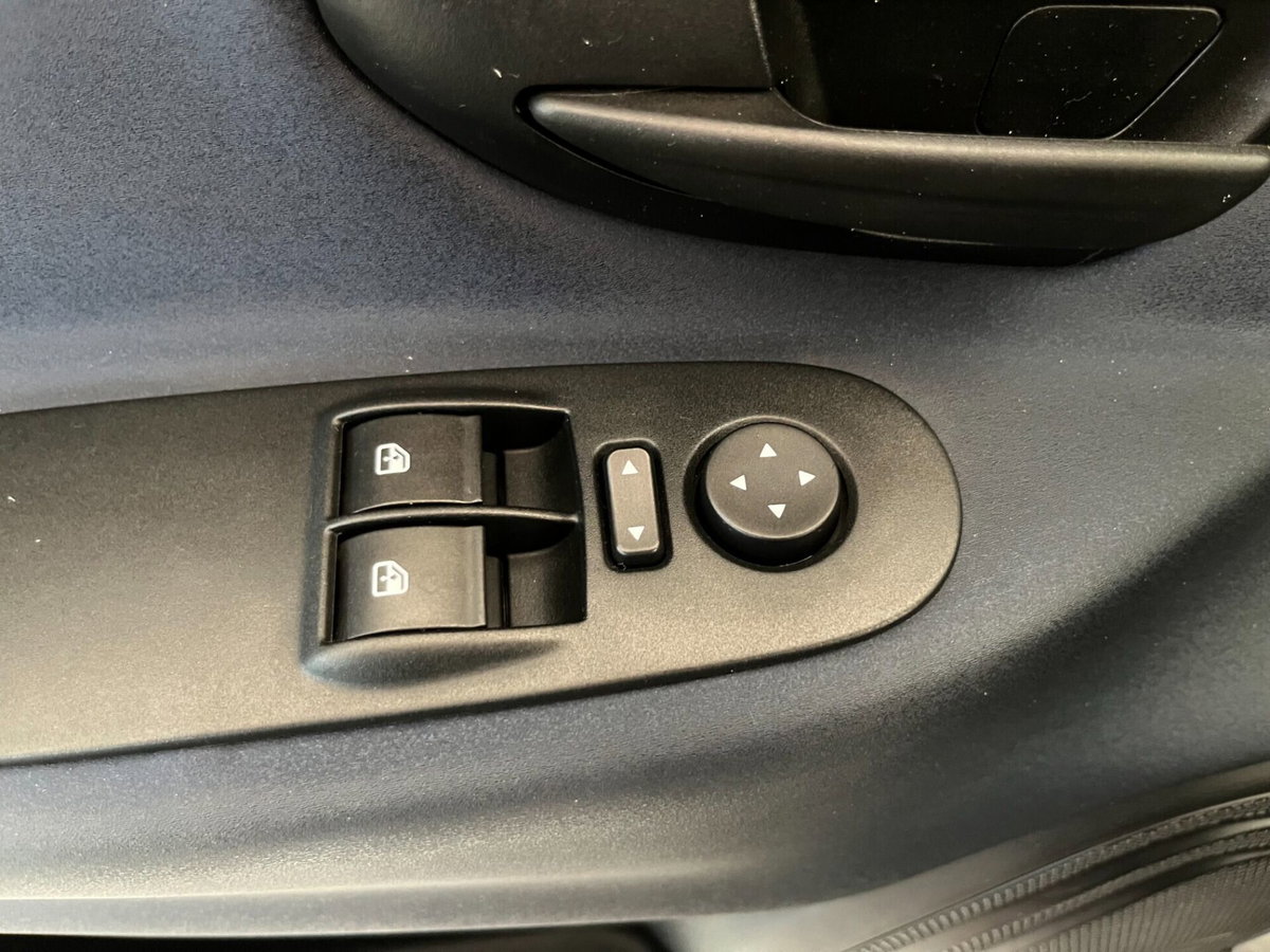 Lancia Ypsilon 1.0 FireFly 5 porte S&S Hybrid Alberta Ferretti (13)