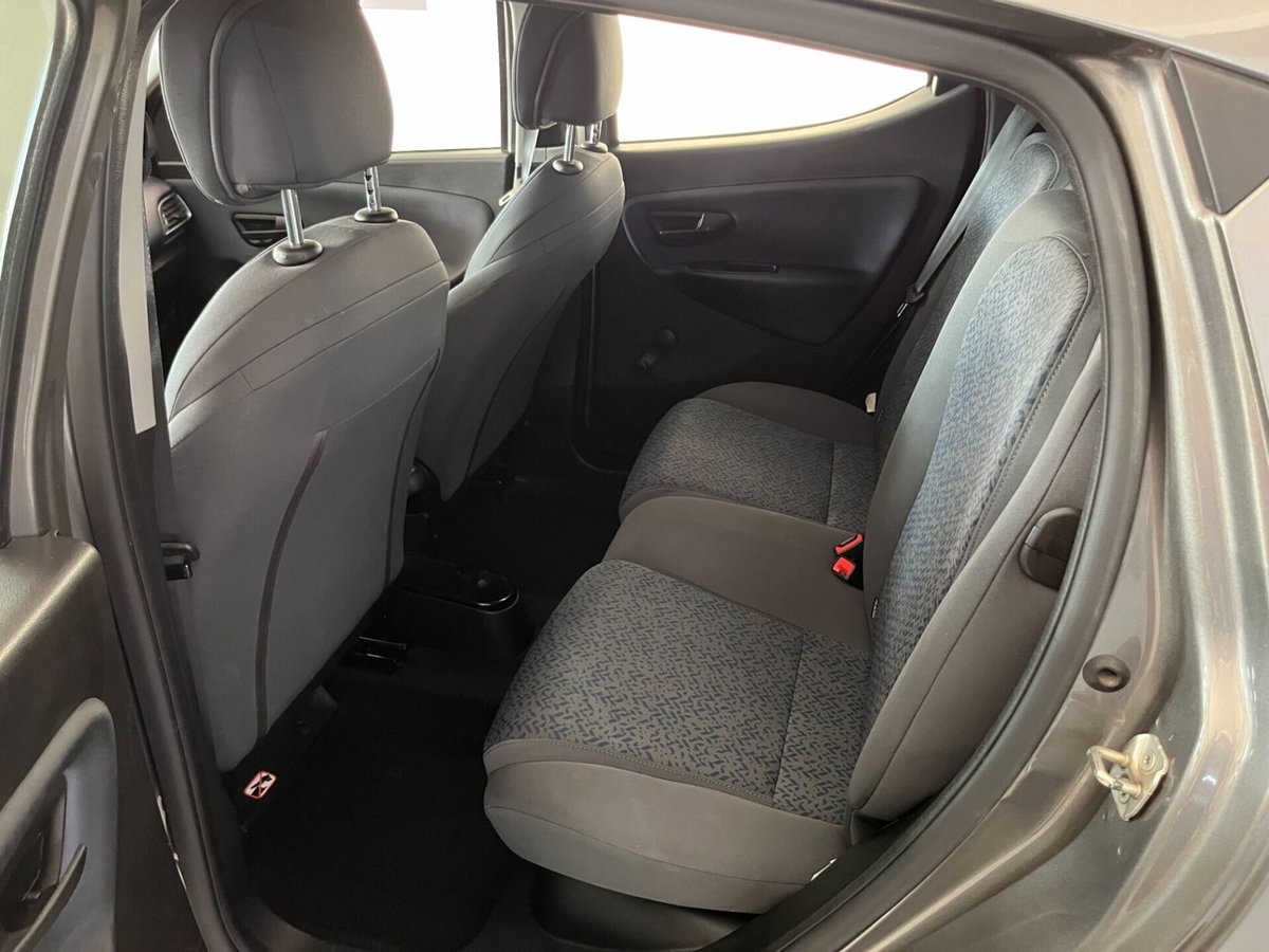 Lancia Ypsilon 1.0 FireFly 5 porte S&S Hybrid Alberta Ferretti (14)
