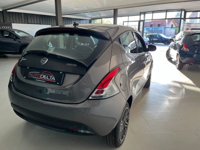 Lancia Ypsilon 1.0 FireFly 5 porte S&S Hybrid Alberta Ferretti (4)
