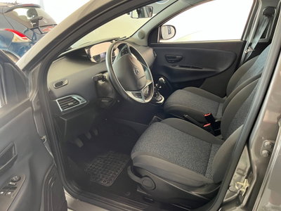 Lancia Ypsilon 1.0 FireFly 5 porte S&S Hybrid Alberta Ferretti (8)
