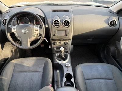 Nissan Qashqai 1.6 dCi DPF Tekna (6)
