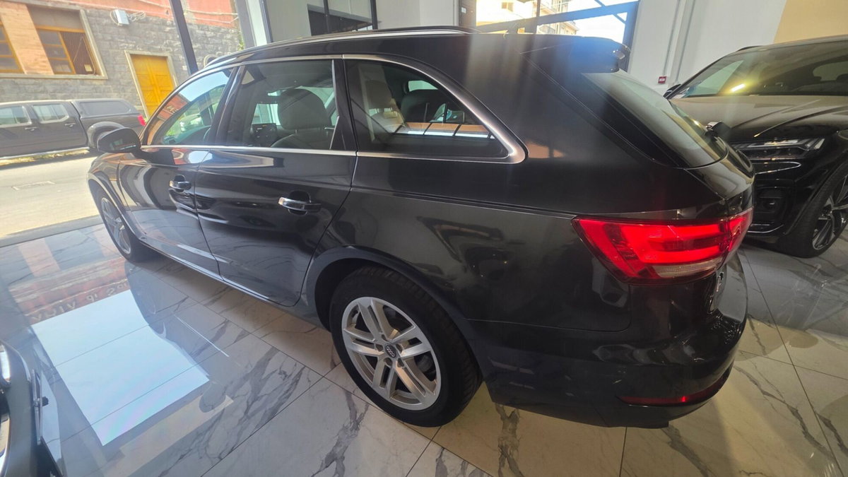 Audi A4 Avant 2.0 TDI 190 CV ultra S tronic Sport (10)