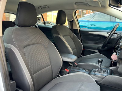 Ford Focus 1.0 EcoBoost 100 CV 5p. Plus (15)