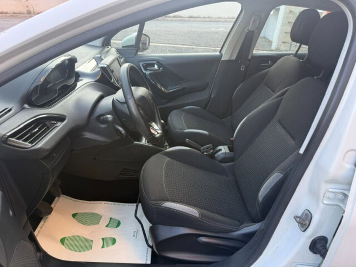 Peugeot 208 82 5 porte Active (10)