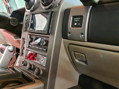 Hummer H2 V8 Luxury (13)
