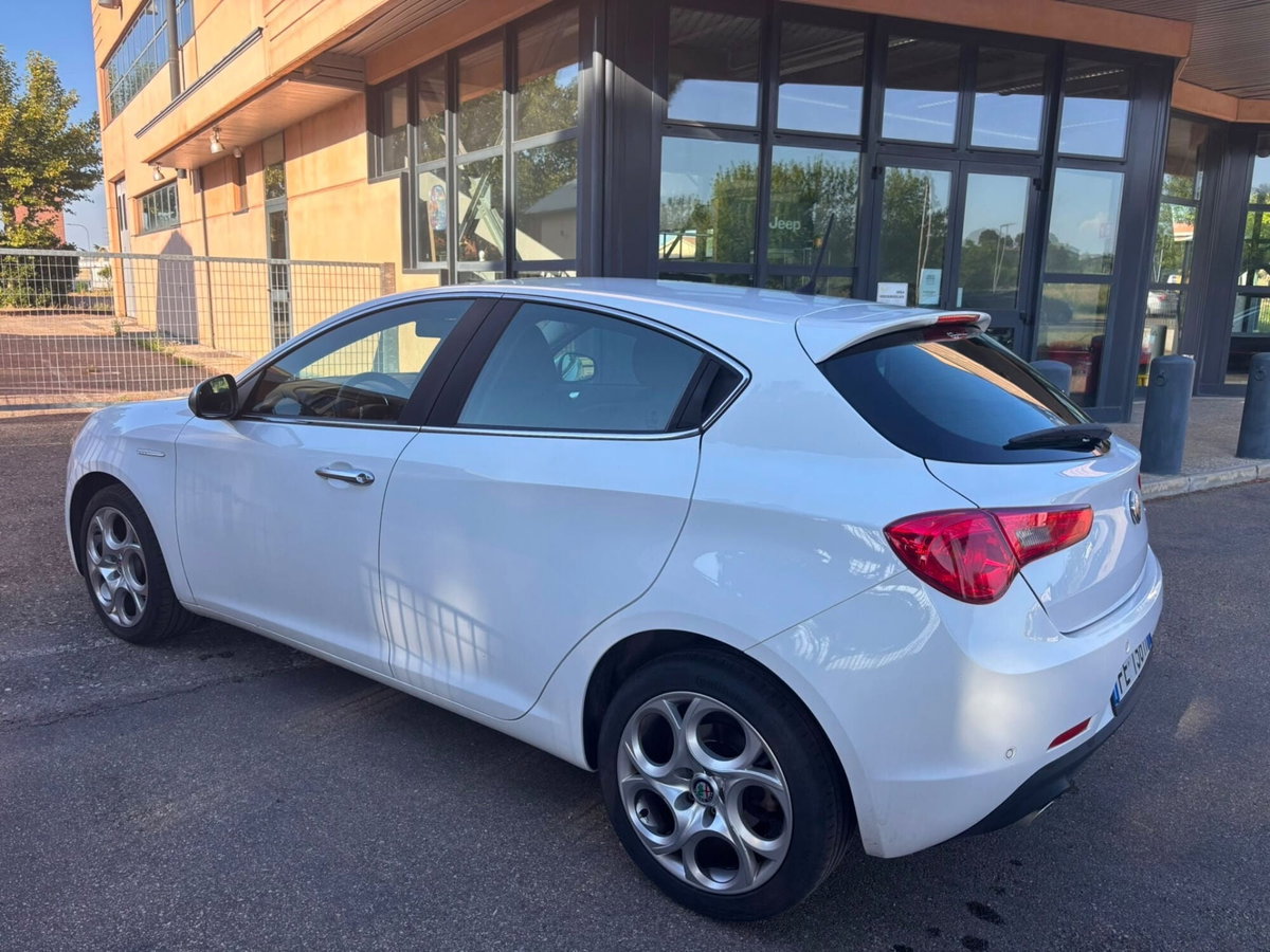 Alfa Romeo Giulietta 1.6 JTDm Super 120cv (4)