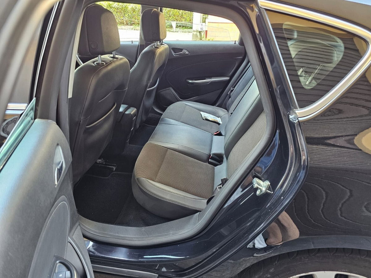 Opel Astra 1.4 Turbo 140CV 5 porte Cosmo (9)
