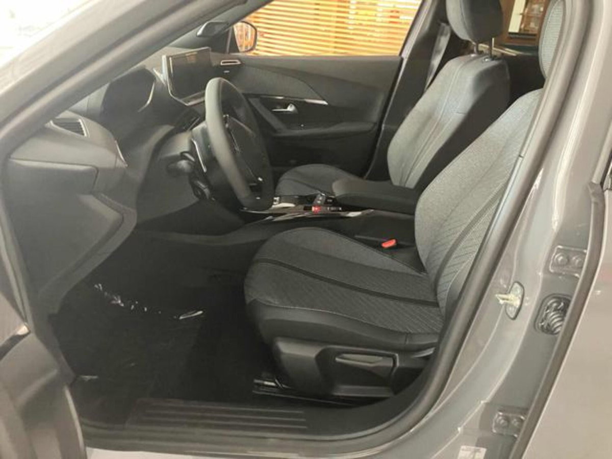 Peugeot 2008 50 kWh Allure (10)