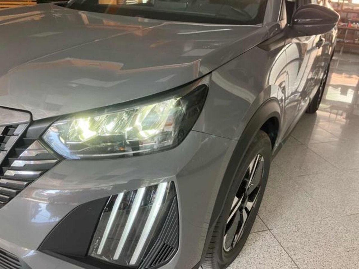Peugeot 2008 50 kWh Allure (11)