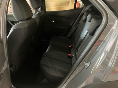 Peugeot 2008 50 kWh Allure (12)
