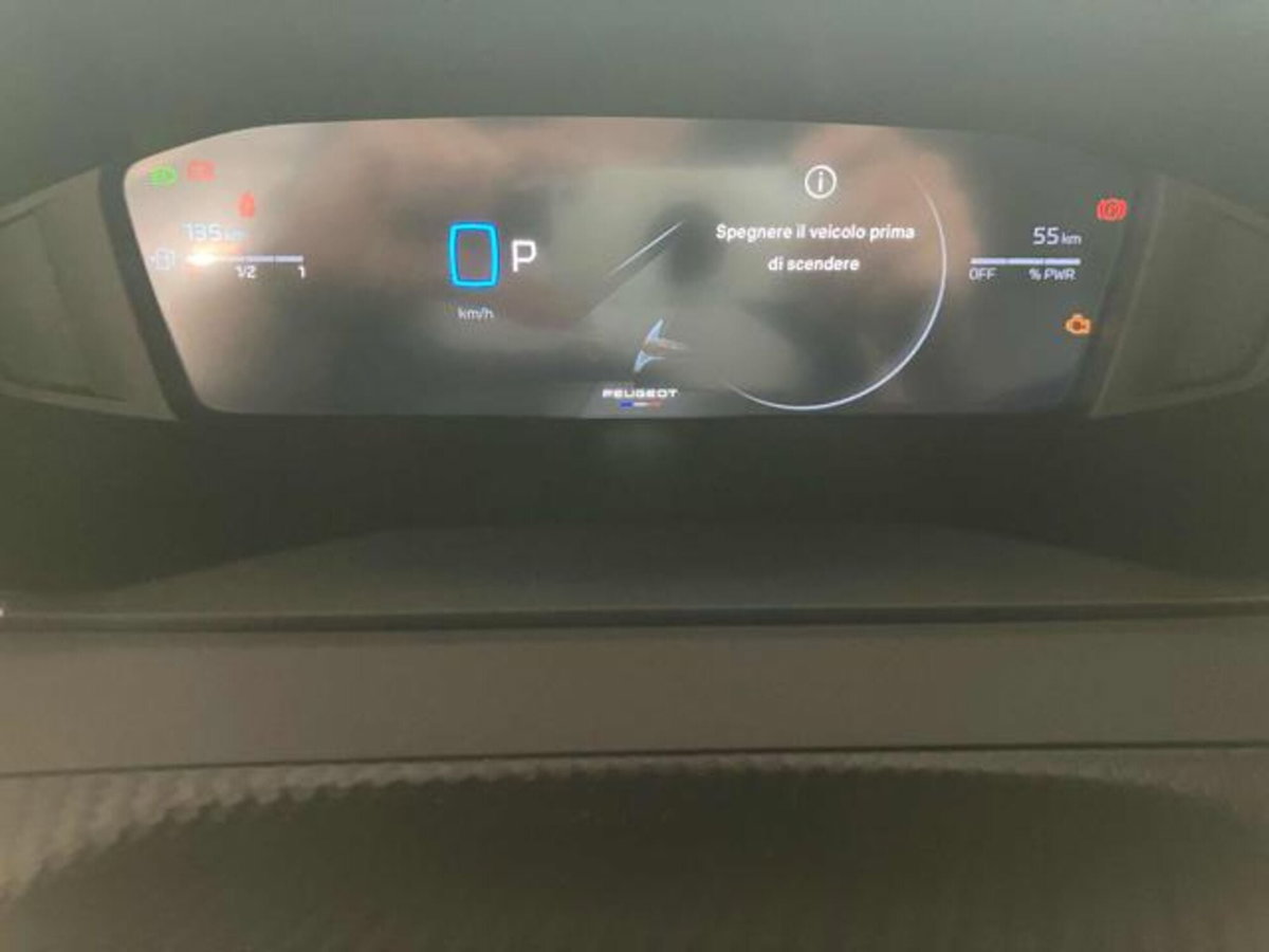 Peugeot 2008 50 kWh Allure (9)