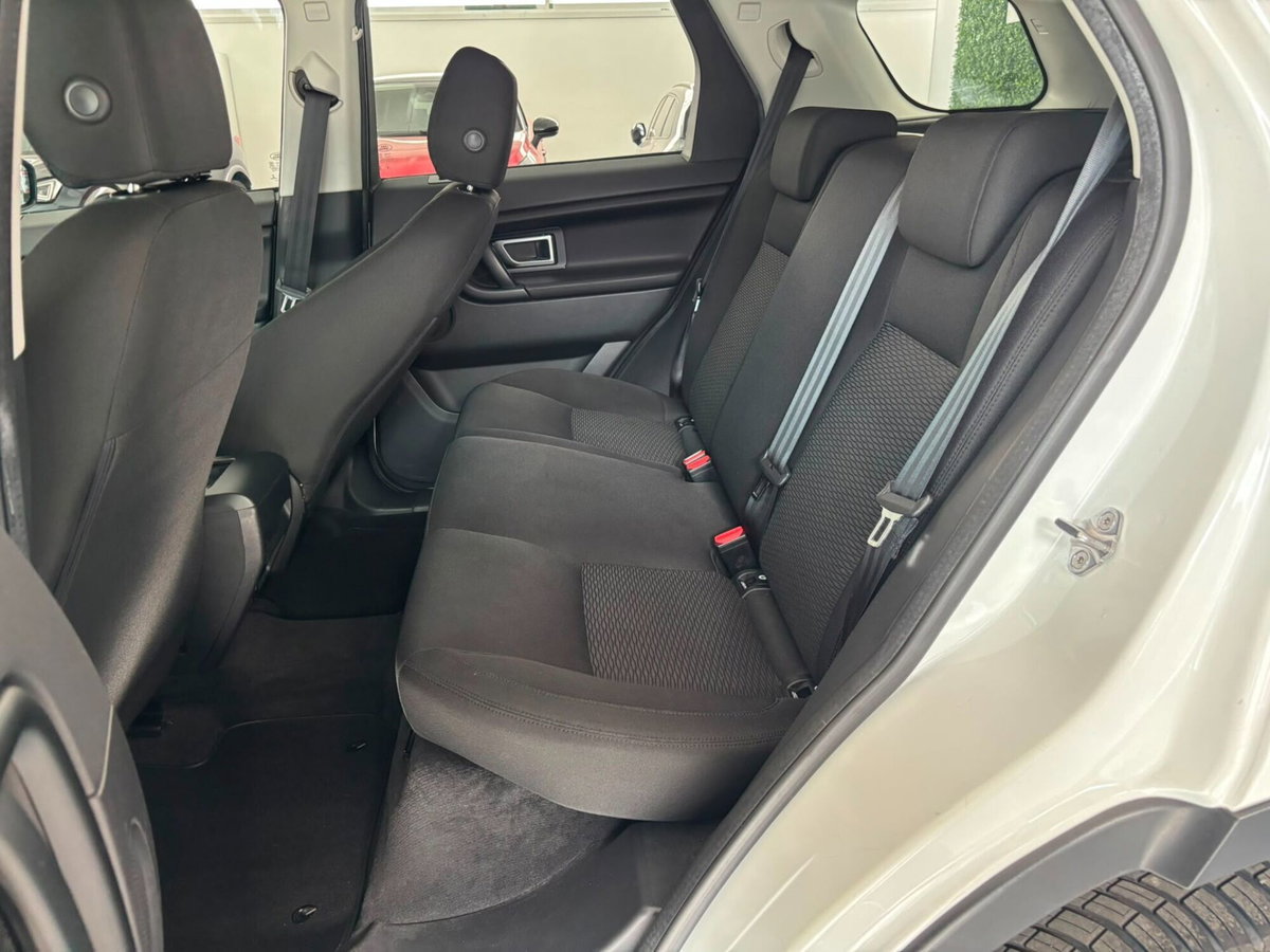 Land Rover Discovery Sport 2.0 eD4 150 CV 2WD Pure (17)