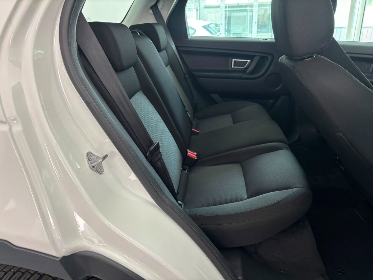 Land Rover Discovery Sport 2.0 eD4 150 CV 2WD Pure (18)