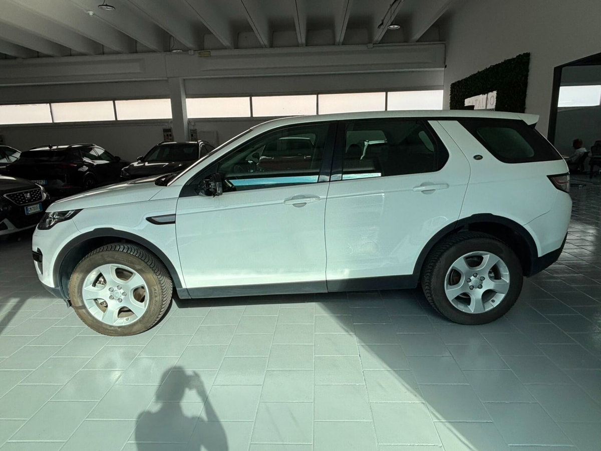 Land Rover Discovery Sport 2.0 eD4 150 CV 2WD Pure (2)
