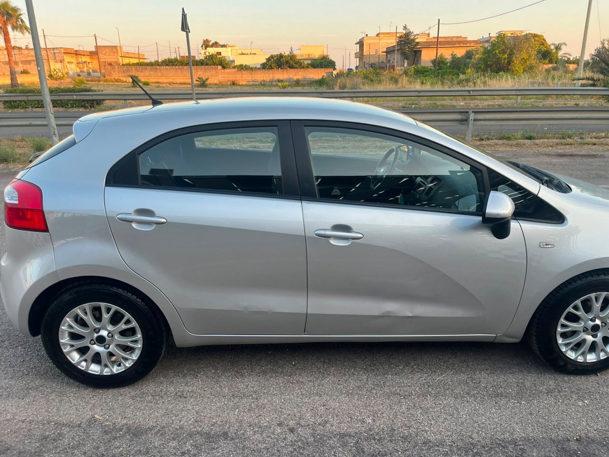 Kia Rio 1.2 CVVT 5p. LX (4)