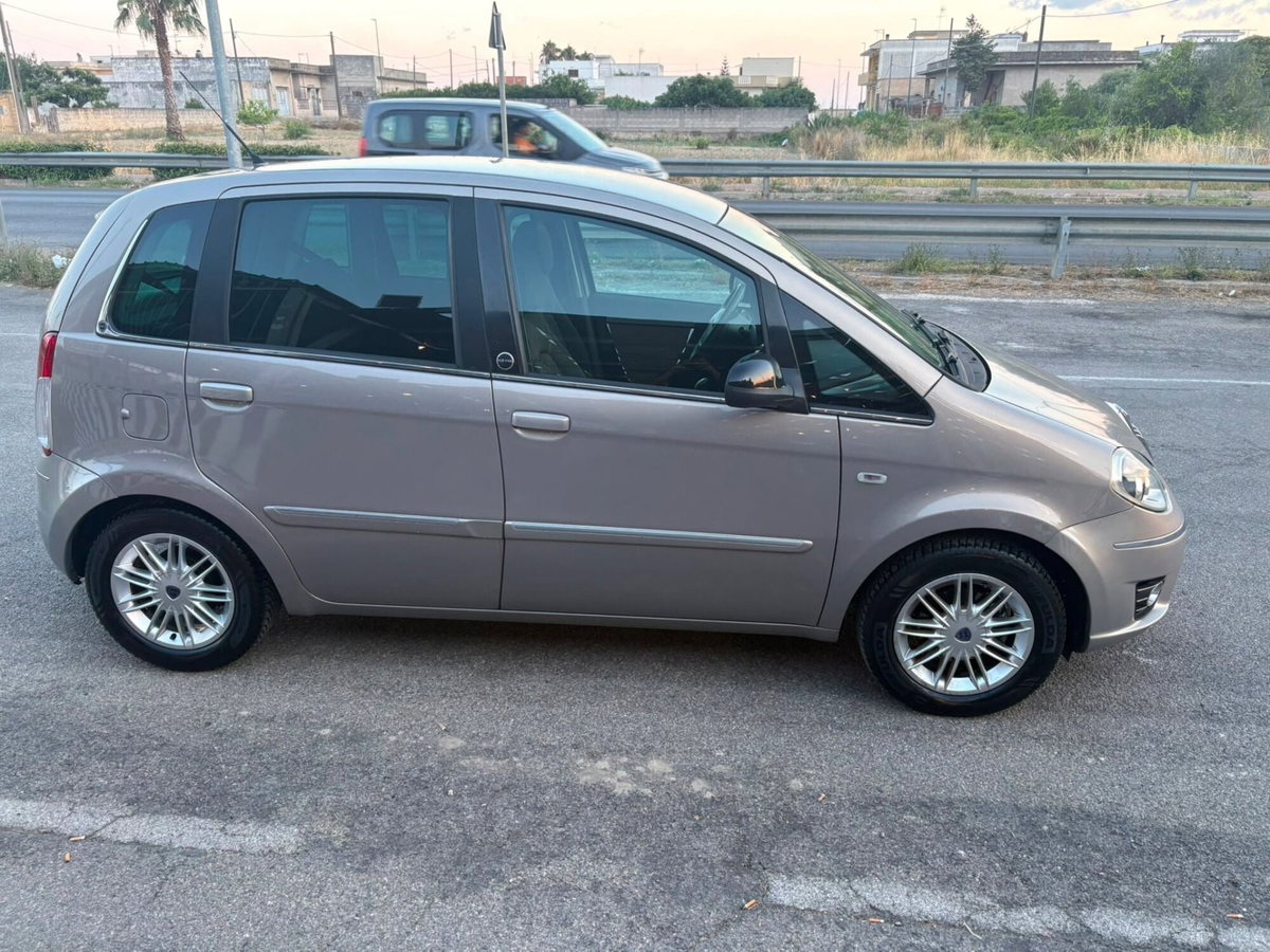 Lancia Musa 1.4 Diva Ecochic GPL (4)
