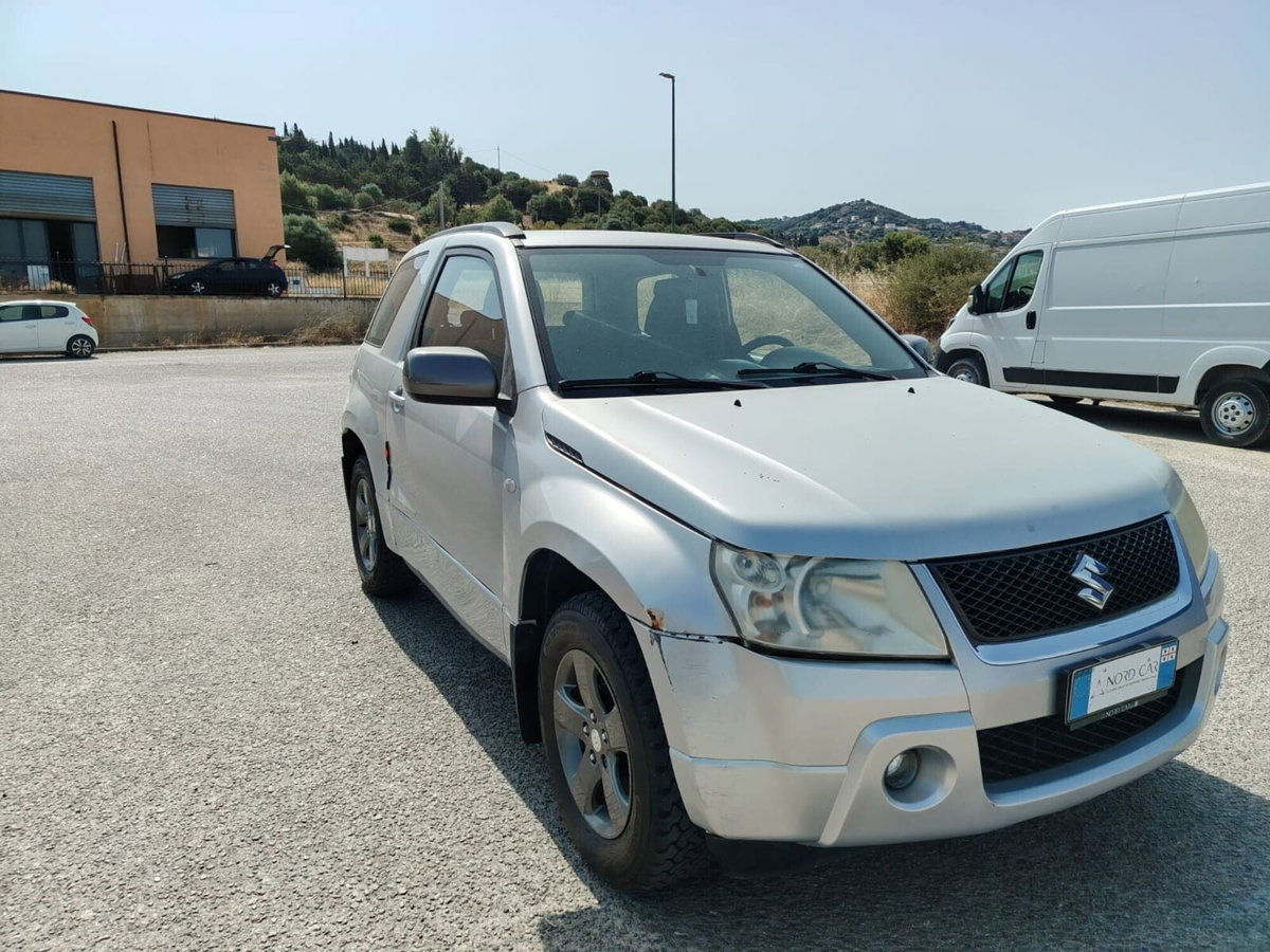 Suzuki Grand Vitara 1.9 DDiS 3 porte Offroad (6)