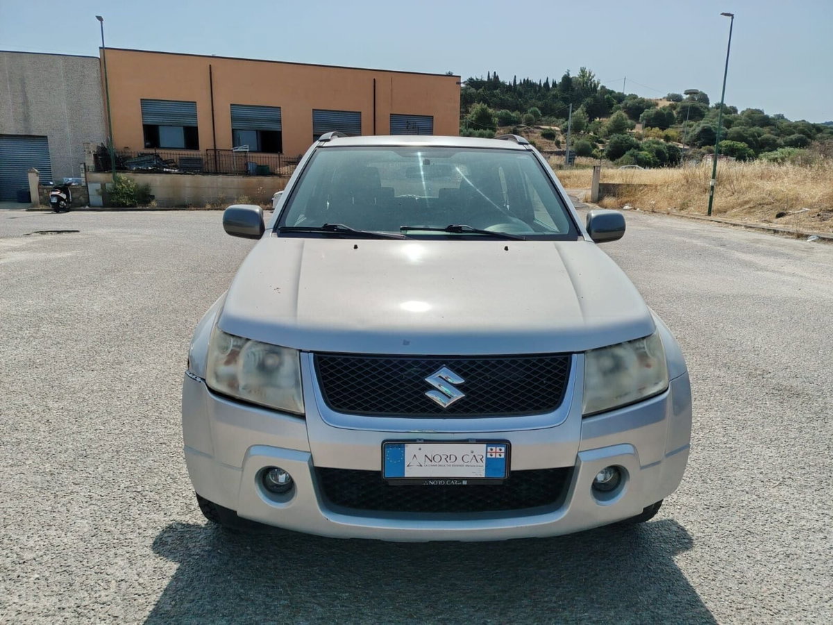 Suzuki Grand Vitara 1.9 DDiS 3 porte Offroad (8)