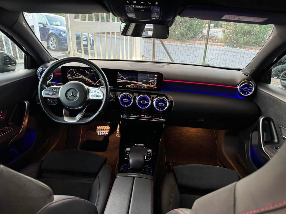 Mercedes-Benz Classe A 200 d Automatic Premium (4)