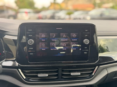 Volkswagen T-Roc 1.5 tsi R-Line dsg (17)