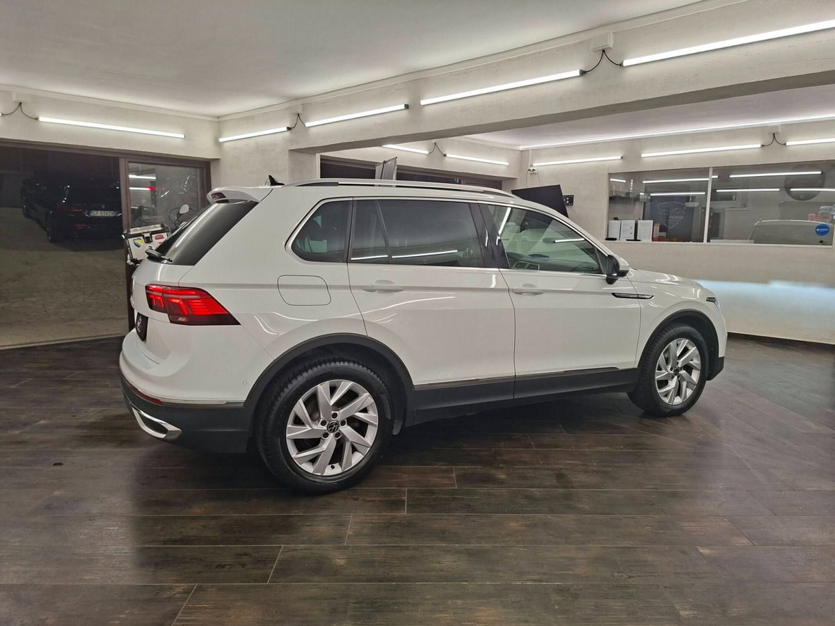 Volkswagen Tiguan 2.0 TDI 150 CV SCR DSG 4MOTION Elegance (11)
