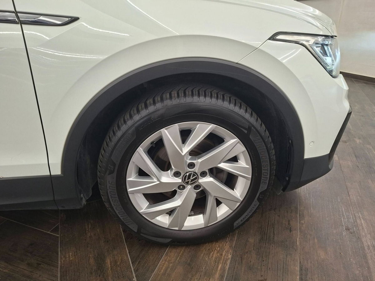 Volkswagen Tiguan 2.0 TDI 150 CV SCR DSG 4MOTION Elegance (17)