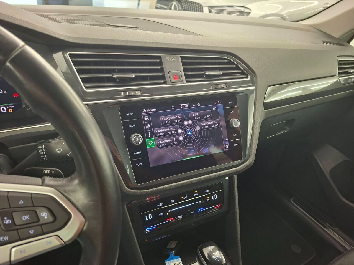Volkswagen Tiguan 2.0 TDI 150 CV SCR DSG 4MOTION Elegance (7)