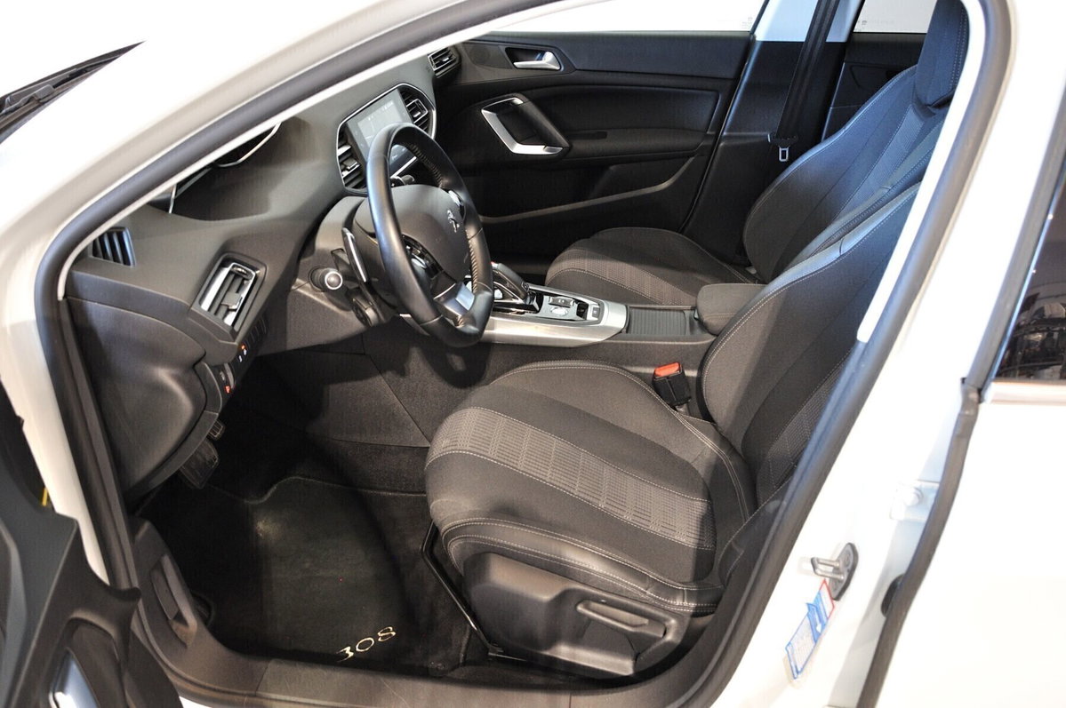 Peugeot 308 SW BlueHDi 130 S&S EAT8 Allure Pack (10)