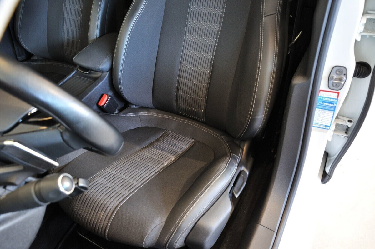 Peugeot 308 SW BlueHDi 130 S&S EAT8 Allure Pack (11)