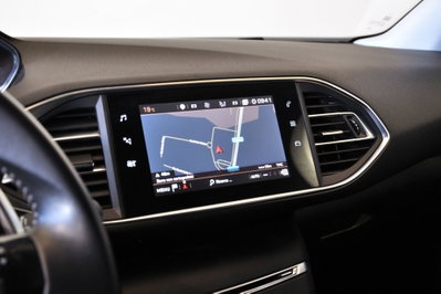 Peugeot 308 SW BlueHDi 130 S&S EAT8 Allure Pack (17)