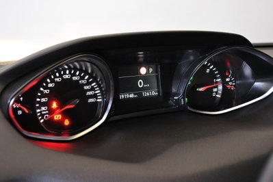 Peugeot 308 SW BlueHDi 130 S&S EAT8 Allure Pack (19)