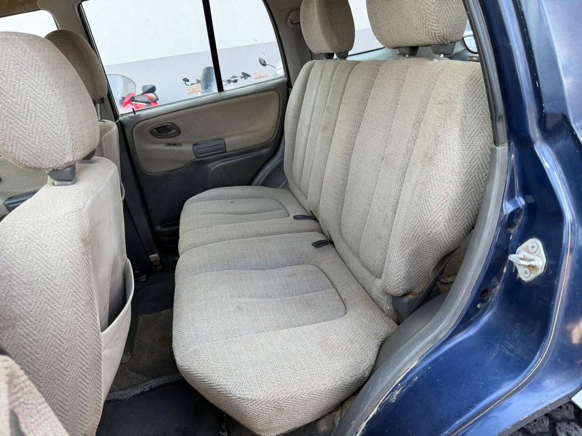 Suzuki Grand Vitara TDI S.W. Autocarro (10)